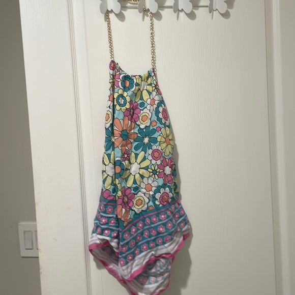Cute adjustable “bandana” shirt. - Picture 1 of 4